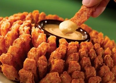 Cebola do Outback perfeita: use esse molde para cortar a "Bloomin' Onion"