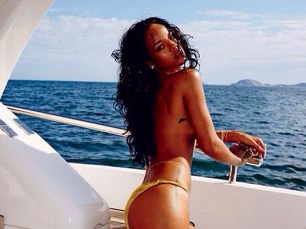 rihanna-topless-brasil