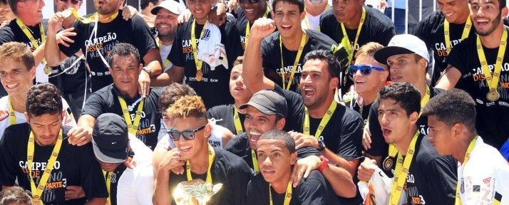 Santos é bicampeão da Copa São Paulo 2014 e lança novo craque