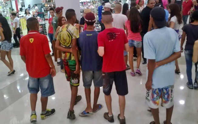 shopping-pedem-ajuda-federal-contra-rolezinho