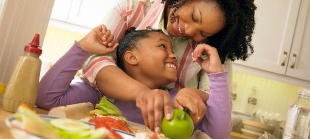 Como manter uma alimentação saudável para crianças que dão trabalho à mesa