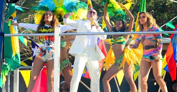 claudia-leitte-pitbull-e-jennifer-lopez-gravam-clipe