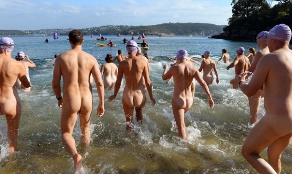 sydney-skinny-bater-record-mergulhadores-pelados