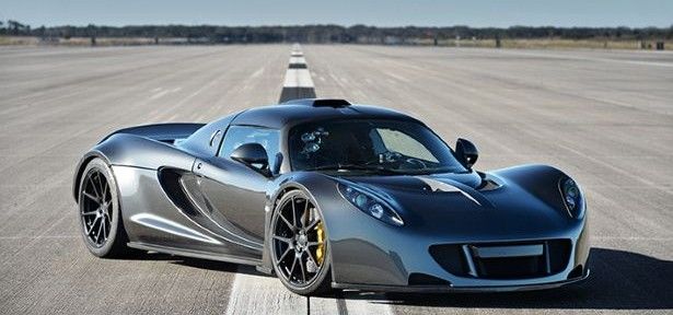 Hennessey Venom é o carro mais rápido do mundo, chegando a 435,3 km/h