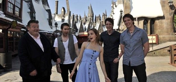 Universal Orlando Resort: personagens da saga Harry Potter aparecem no 'Hogwarts Express'