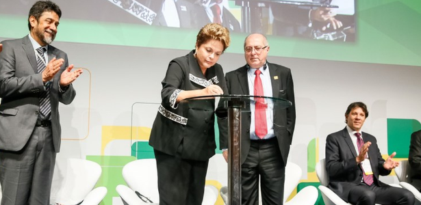 dilma-rousseff-sanciona-marco-civil-da-internet