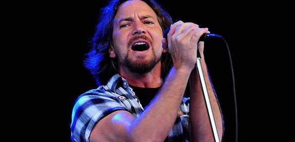 Shows solo de Eddie Vedder no Brasil: vocalista do Pearl Jam fará show extra em SP