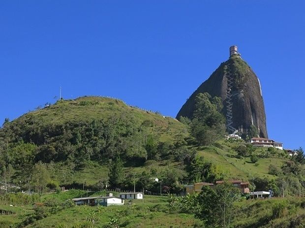 PEDRA DO PEÑOL - ANTIOQUIA, COLÔMBIA PEDRA DO PEÑOL - ANTIOQUIA, COLÔMBIA