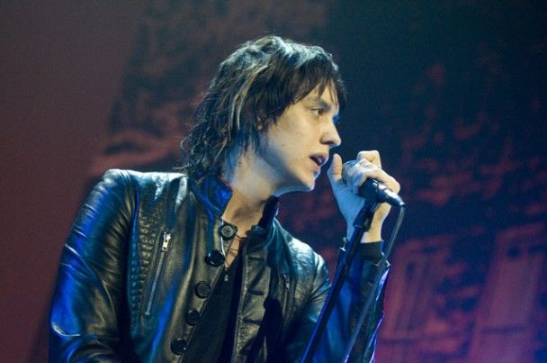 julian-casablancas-promete-musica-com-daft-punk