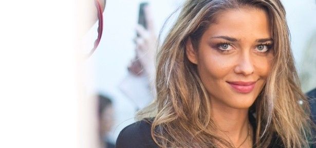 Dicas de Maquiagem: use o truque da modelo Ana Beatriz Barros para afinar nariz