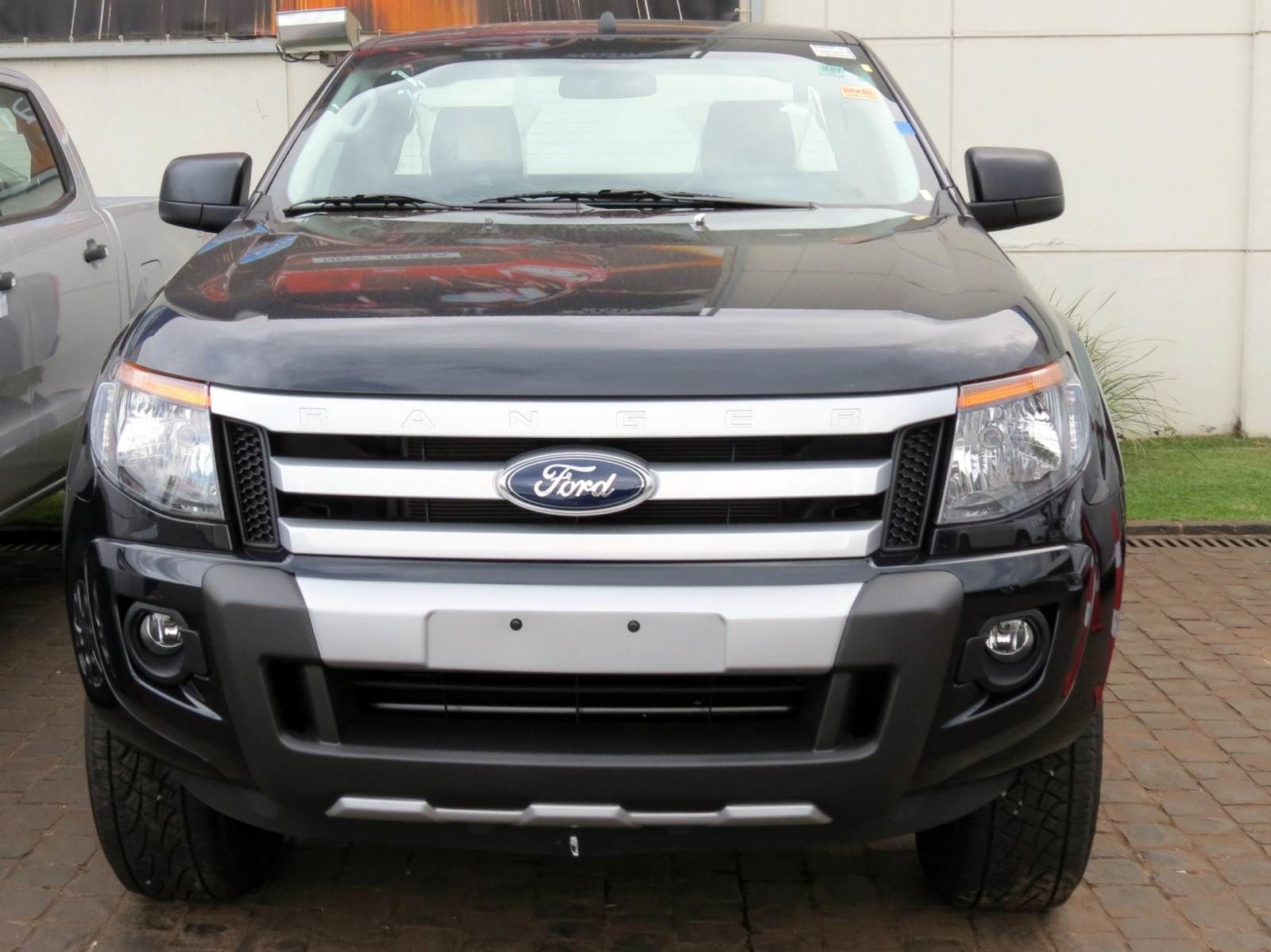 Frente da Nova Ford Ranger Sport 2014