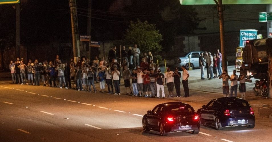 Racha ilegal na Marginal Pinheiros