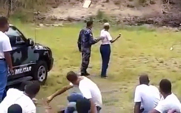 Em 'academia de policia' da UPP-RJ, mulher erra e joga bomba em colegas