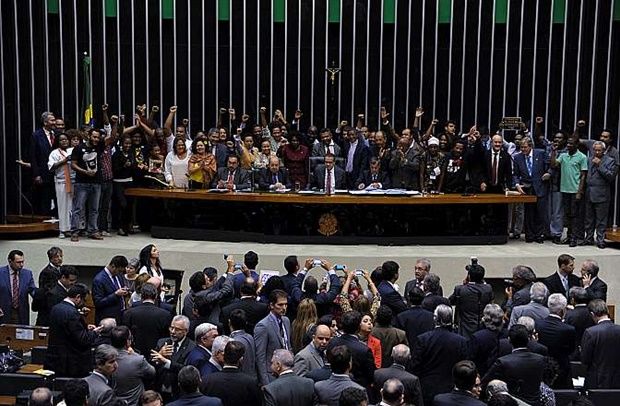 Projeto de Lei criando cota racial em concursos públicos é aprovada no Senado