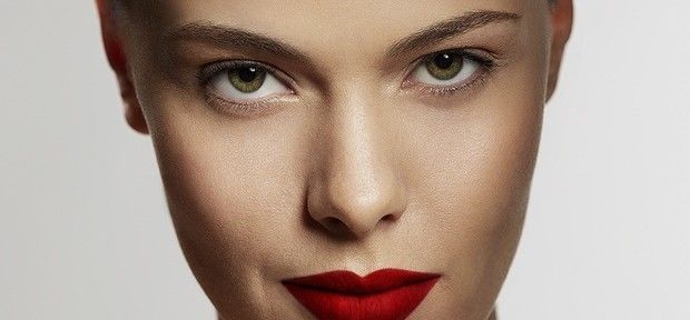 Dicas de maquiagem: maneiras de usar batom vermelho para compor seu look