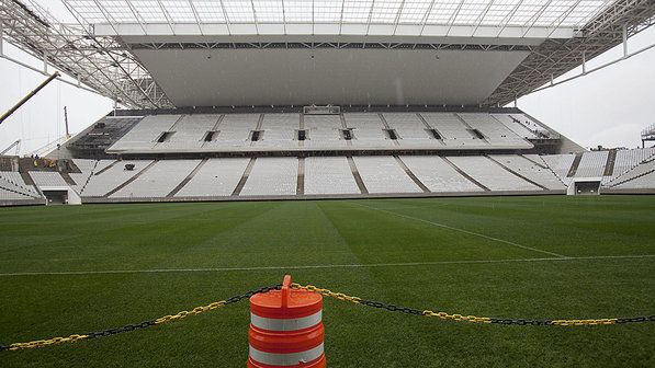 Itaquerão, um dos estádios da Copa 2014, é inaugurado em meio à inúmeras falhas