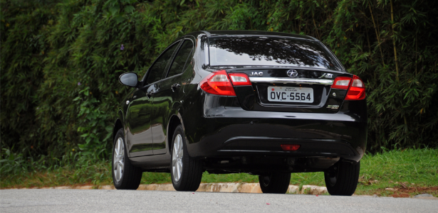 JAC Motors não conquista, mesmo com J3 Turin Flex mais barato que carros sedan 'rivais'