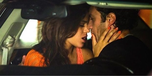 Casal Luiza e Laerte têm 1ª noite de amor na novela 'Em Família'