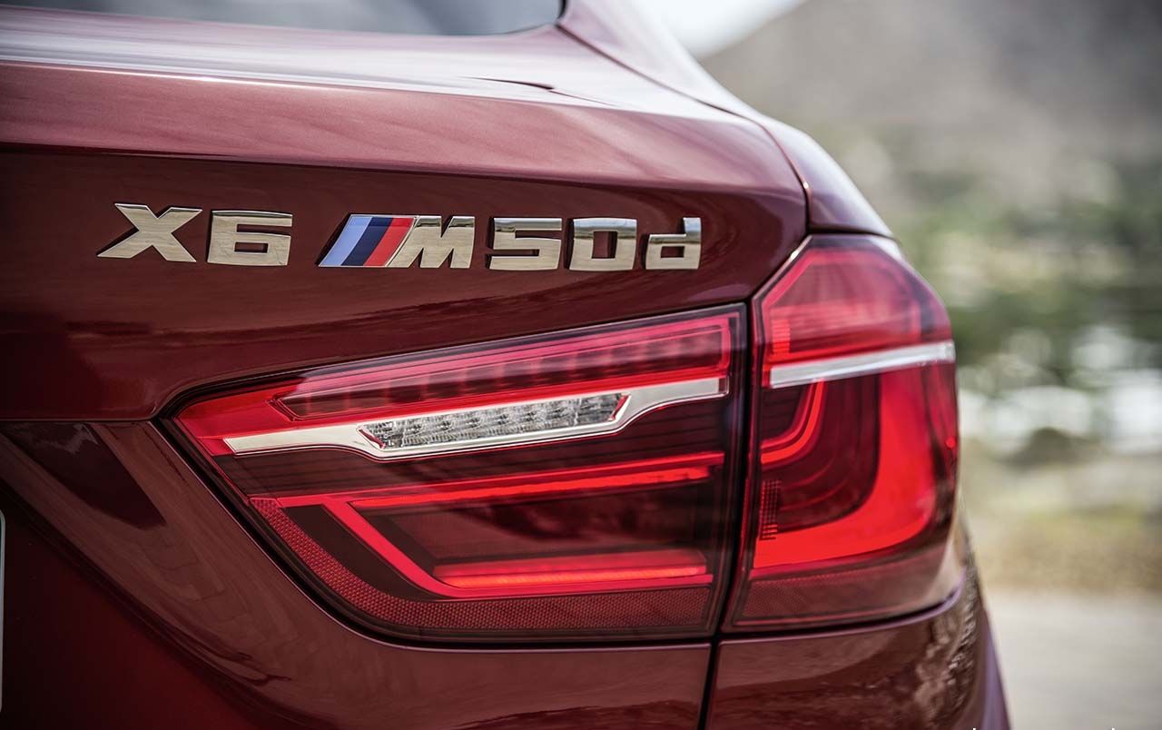 Detalhe da lanterna traseira da nova BMW X6 2015