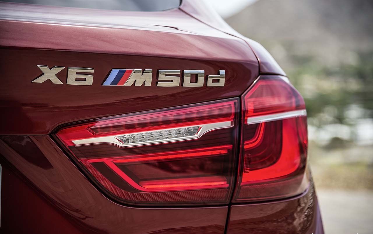 Detalhe da lanterna traseira da nova BMW X6 2015 Detalhe da lanterna traseira da nova BMW X6 2015