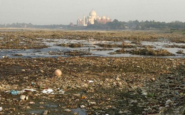 poluição no entorno do Taj Mahal