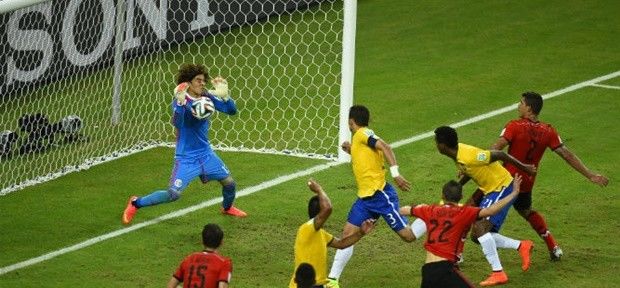 Jogos da Copa do Mundo 2014: ataque do Brasil para no 'paredão' Ochoa, do México