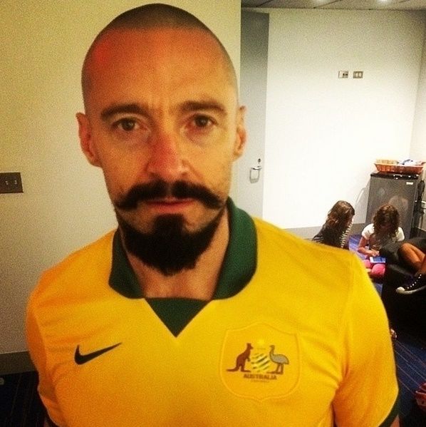 Famoso pelo papel de Wolverine, Hugh Jackman está no Brasil para a Copa do Mundo 2014 Famoso pelo papel de Wolverine, Hugh Jackman está no Brasil para a Copa do Mundo 2014