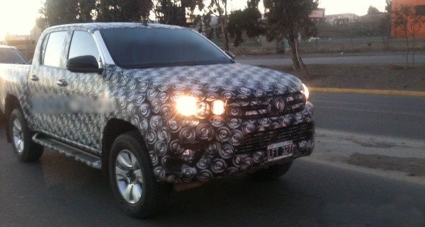 Nova Hilux 2015 (picape Toyota)