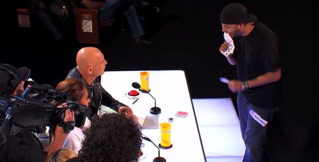 Com truques de mágica 'fáceis', Smoothini deixa jurados do America’s Got Talent atônitos