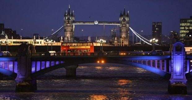 Tower Bridge completa 120 anos