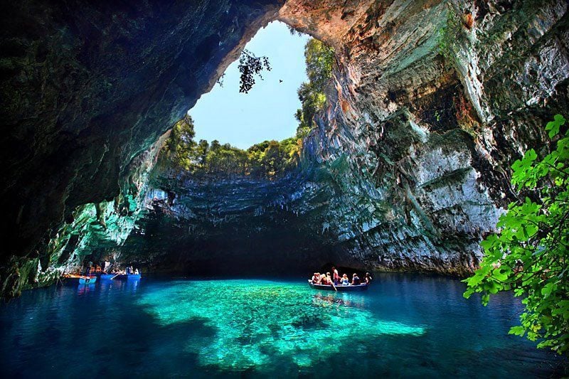 interior de uma caverna na região de Kefalonia