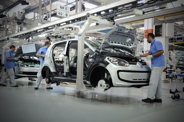 Com venda de carros em queda no Brasil, Volkswagen busca renovação para reconquistar mercado