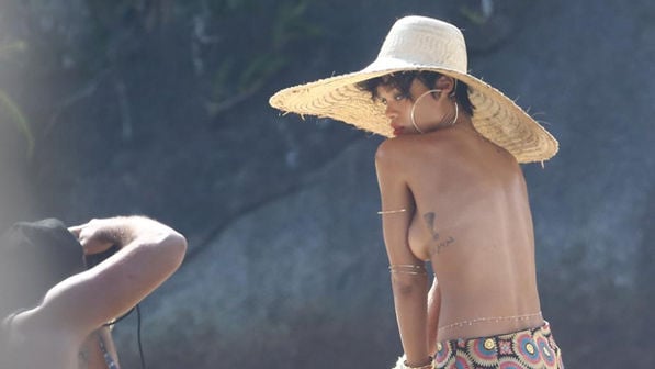 Rihanna no Brasil: cantora passeia no Rio e posta fotos sensual