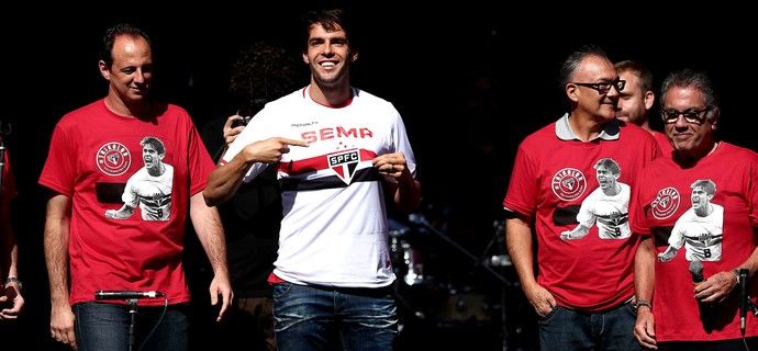 Kaká é apresentado oficialmente no São Paulo FC