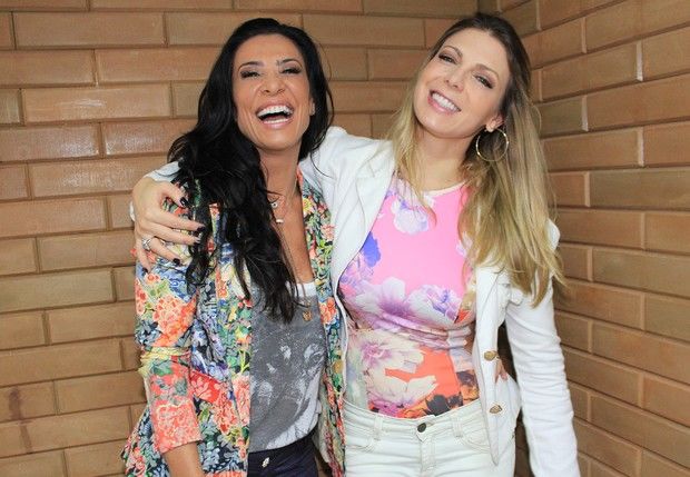 Sheila Mello e Scheila Carvalho anunciam turnê com novas versões de músicas do É o Tchan Sheila Mello e Scheila Carvalho anunciam turnê com novas versões de músicas do É o Tchan
