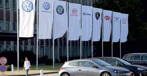 Rumor da Volkswagen adquirir a Fiat mexe com mercado, mas italianos negam negócio Rumor da Volkswagen adquirir a Fiat mexe com mercado, mas italianos negam negócio