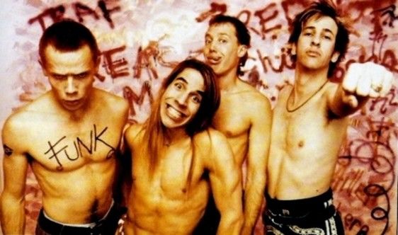 1º álbum do Red Hot Chili Peppers completa 30 anos! Relembre todos e a trajetória da banda