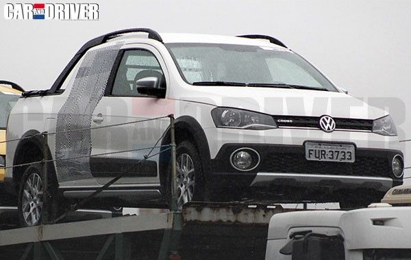Nova Saveiro 'cabine dupla' é flagrada antes de chegar às lojas Volkswagen
