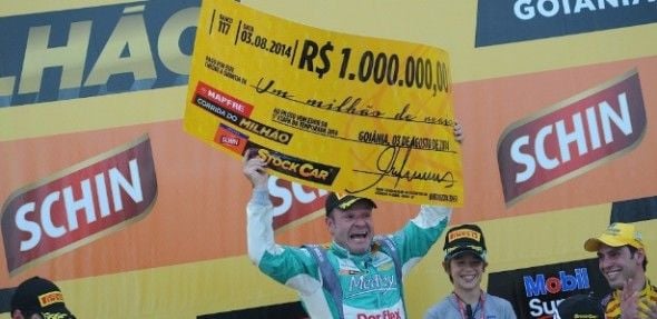 Stock Car 2014:  Rubens Barrichello leva Corrida do Milhão mas não escapa da zoeira na web