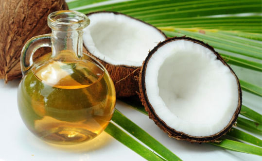 O óleo de coco traz inúmeros benefícios à saúde – veja motivos para consumi-lo