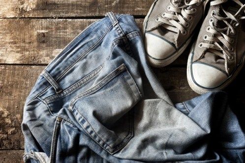Calça jeans sem segredo: veja dicas para usar a peça após os 40 anos