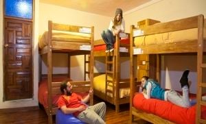 Hostel é opção de hospedagem barata para quem viaja em família - veja sugestões