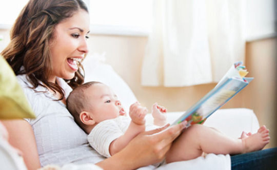 Descubra a importância de contar (ou ler) histórias para o seu filho
