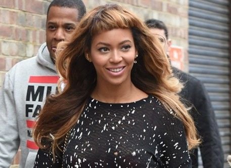 Cabelo das celebridades: nova franja de Beyoncé é reprovada por internautas