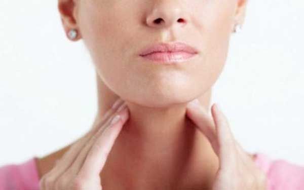 como-amenizar-dor-de-garganta