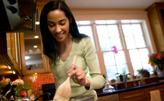 Economize na cozinha: veja dicas rápidas e práticas para o dia a dia