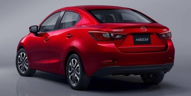 traseira mazda2 sedan