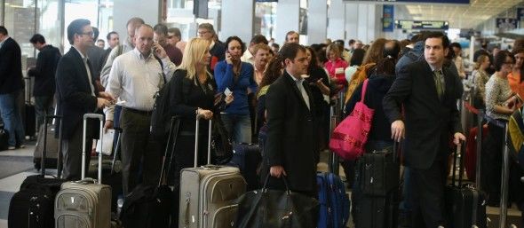 Como evitar aeroportos cheios no fim de ano?
