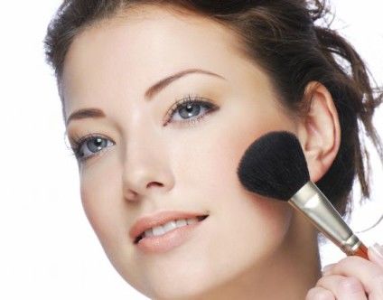 Maquiagem para festas: veja dicas para preparar a pele e deixá-la pronta pro make