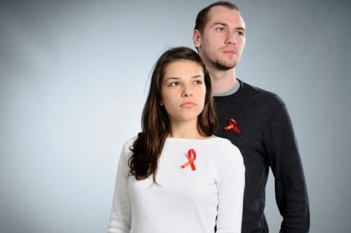 Mulheres podem ser mais vulneráveis à Aids que os homens - entenda os motivos